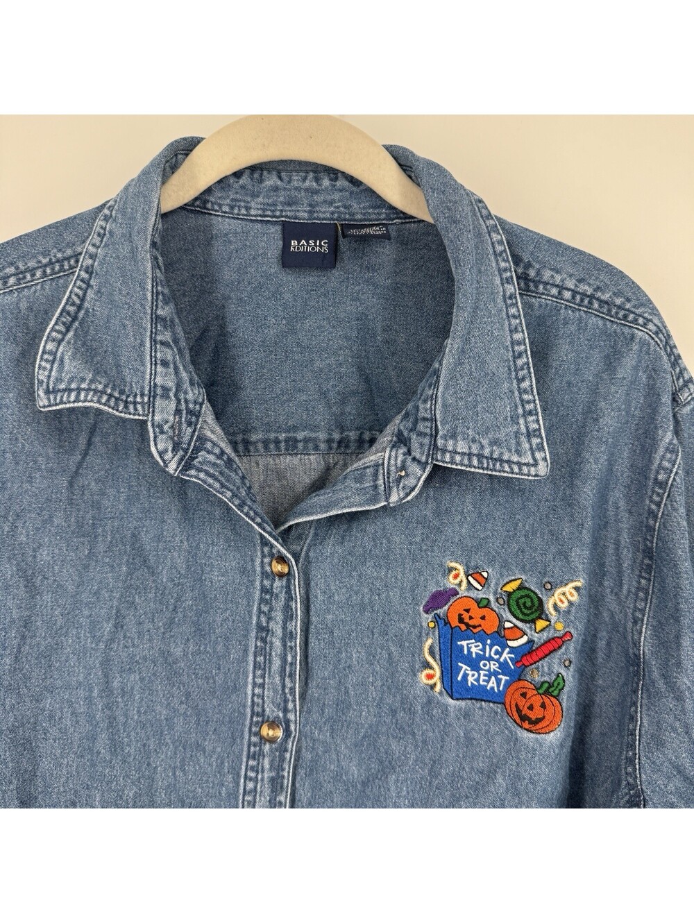Vintage Halloween denim shirt 2x denim embroidered pumpkin candy 90s y2k spooky